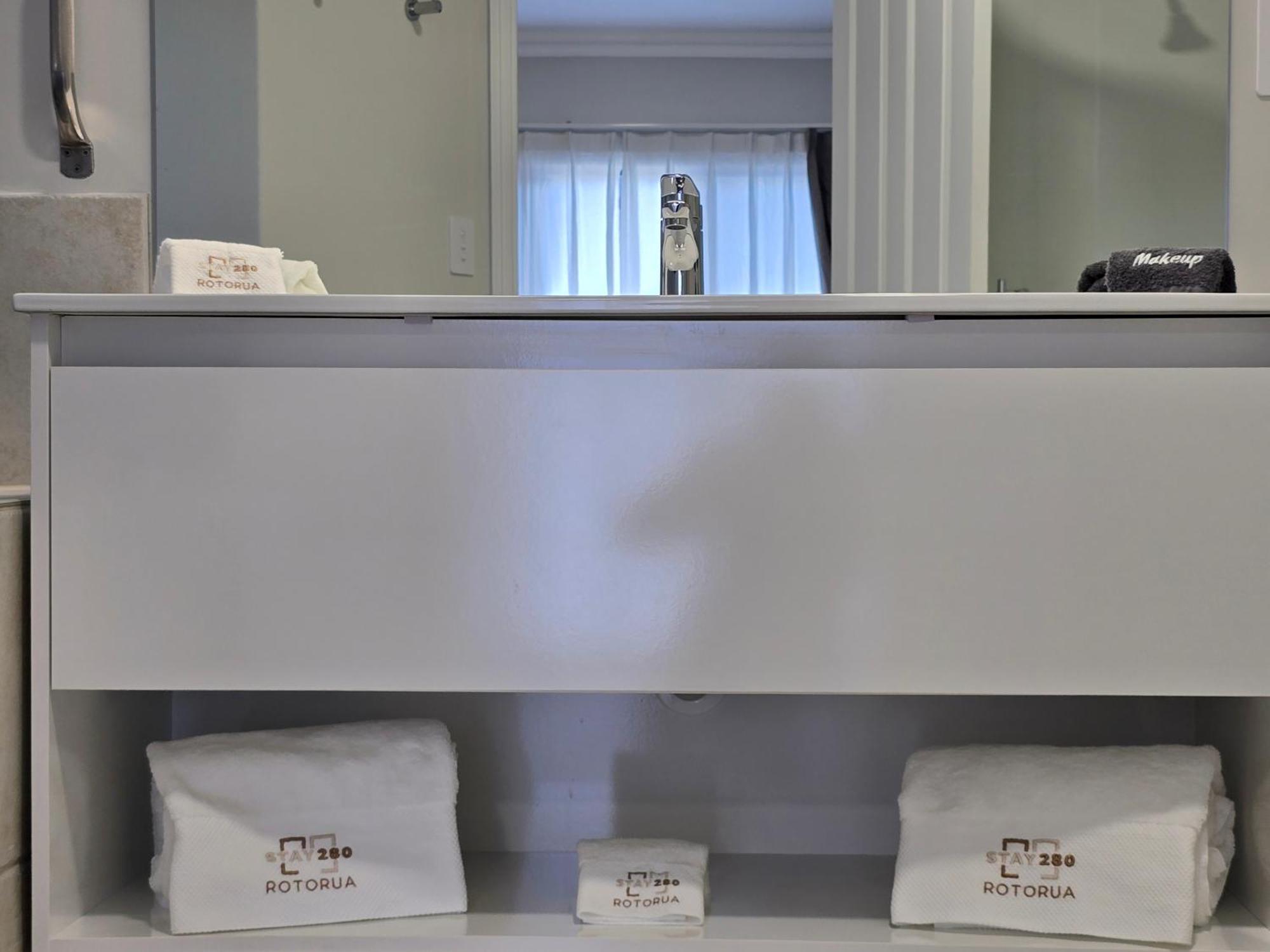 Stay 284 Rotorua - Refurbished Modern Accommodation المظهر الخارجي الصورة