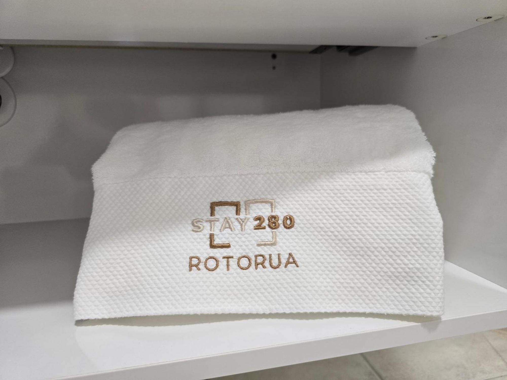 Stay 284 Rotorua - Refurbished Modern Accommodation المظهر الخارجي الصورة